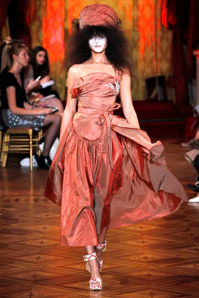 Look 27